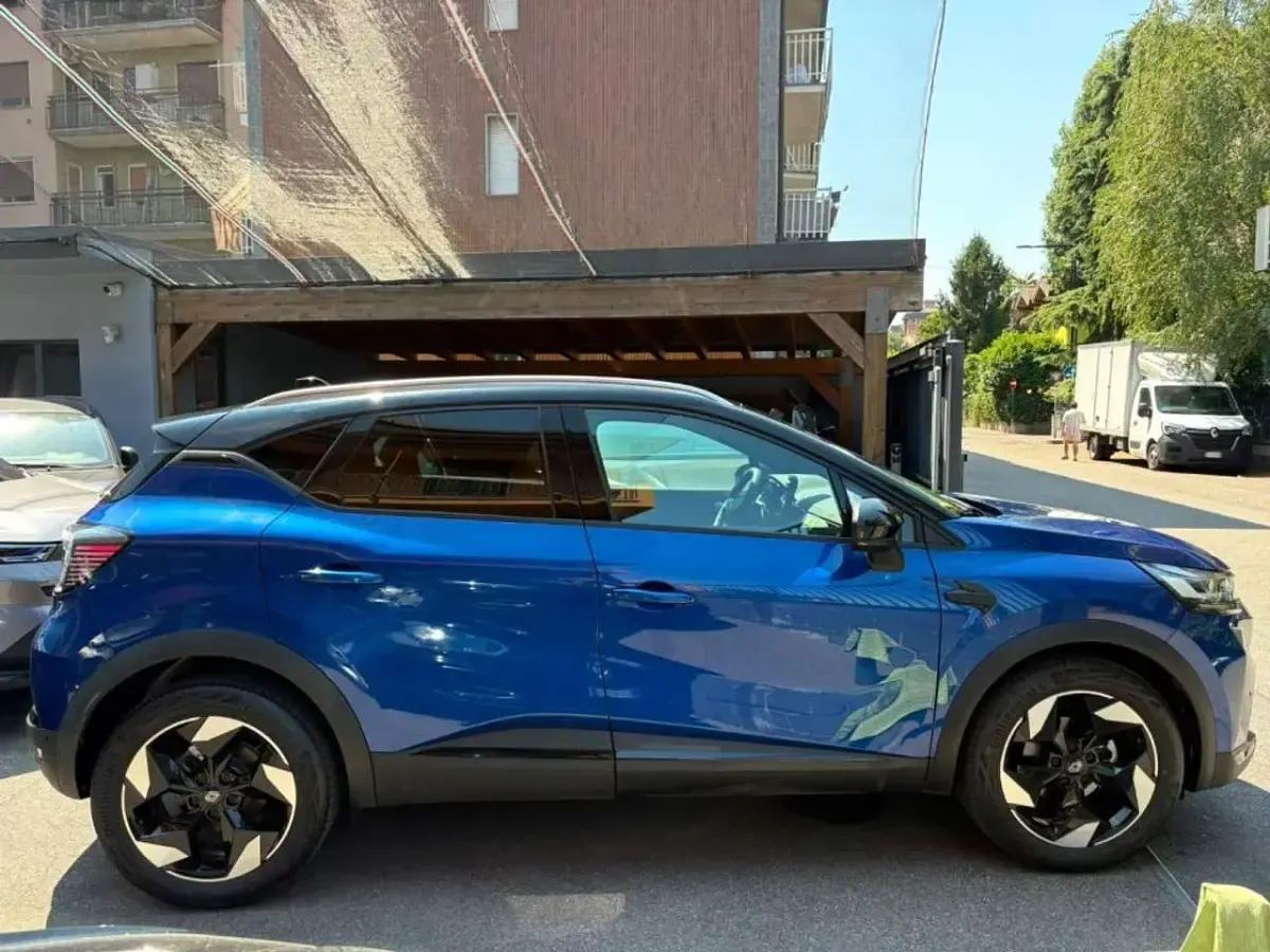 Usata Renault Captur Techno 101 CV (74 kW) 2025 Blu SUV