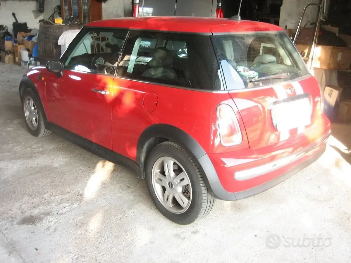 Usata Mini ONE 88 CV (64 kW) 2005 Rosso Utilitaria