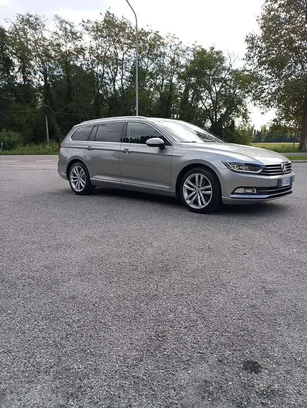 Usata VW Passat Executive 150 CV (110 kW) 2016 Station wagon
