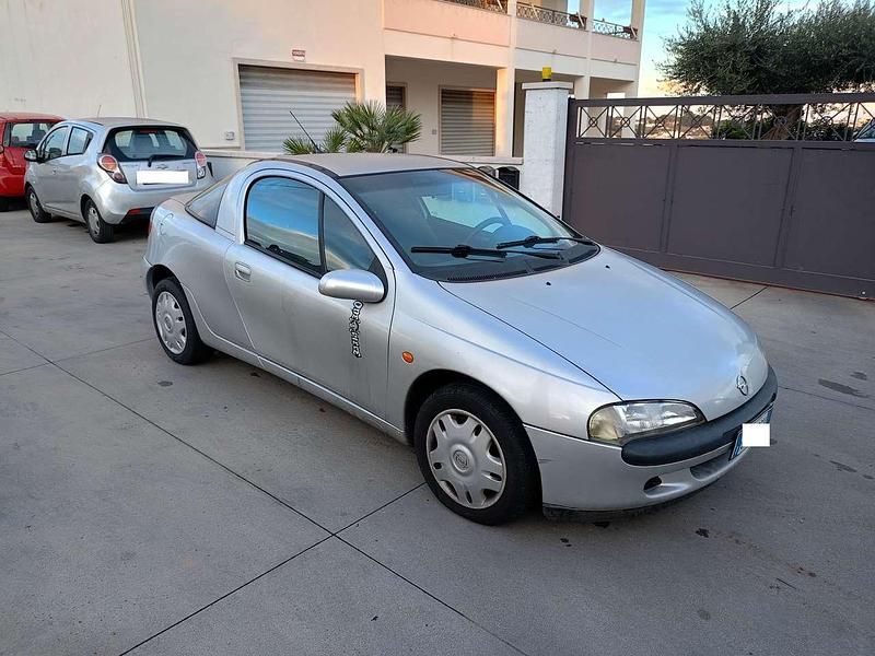 Usata Opel Tigra Edition 90 CV (66 kW) 2000 Argento Coupé