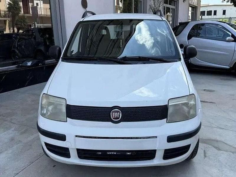 Bianco Usata 2012 Fiat Panda Active Due volumi | 2700 € (Buon prezzo) - Immagine 1/4