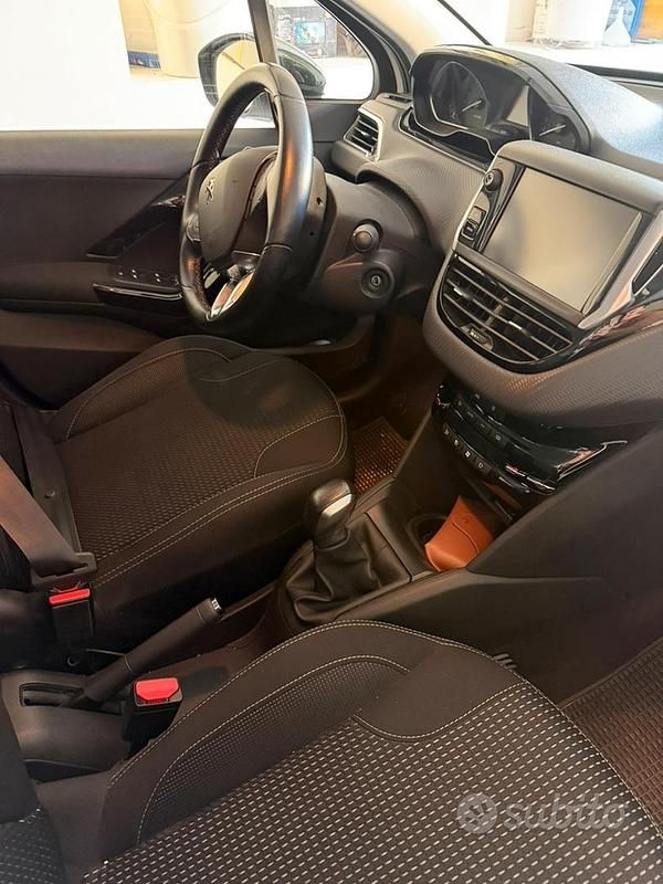 Usata Peugeot 208 2016 Bianco Utilitaria