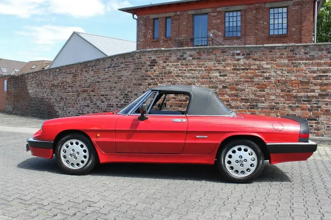 Usata Alfa Romeo Spider Quadrifoglio Verde 125 CV (91 kW) 1987 Rosso Cabrio