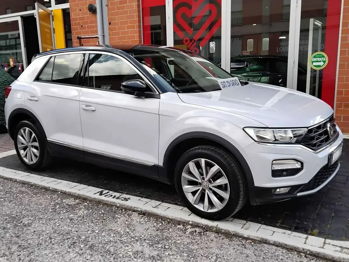 Usata VW T-Roc 116 CV (85 kW) 2019 Argento SUV