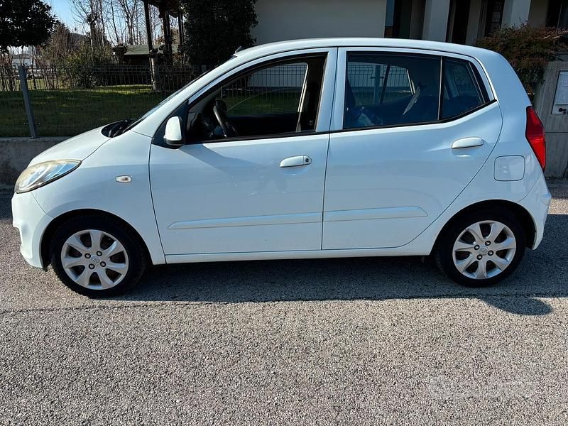 Usata Hyundai i10 2012 Grigio Utilitaria