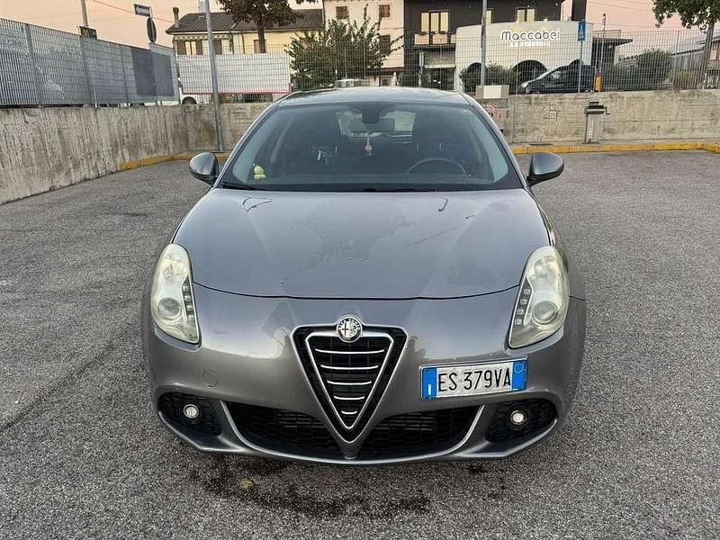 Usata Alfa Romeo Giulietta Business 105 CV (77 kW) 2013 Grigio Berlina