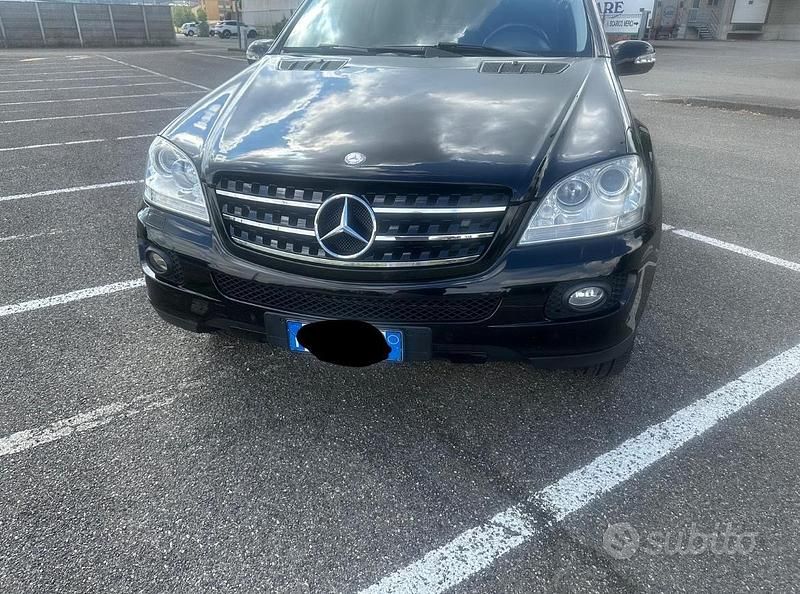 Usata Mercedes ML350 Premium 272 CV (200 kW) 2008 Nero SUV