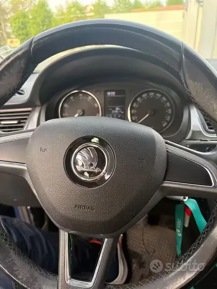 Usata Skoda Rapid 75 CV (55 kW) 2014 Blu Utilitaria