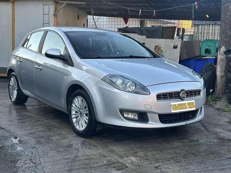 Usata Fiat Bravo Emotion 90 CV (66 kW) 2010 Argento Utilitaria