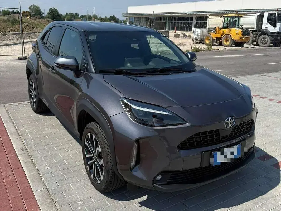 Usata Toyota Yaris Cross Trend 116 CV (85 kW) 2021 Grigio SUV