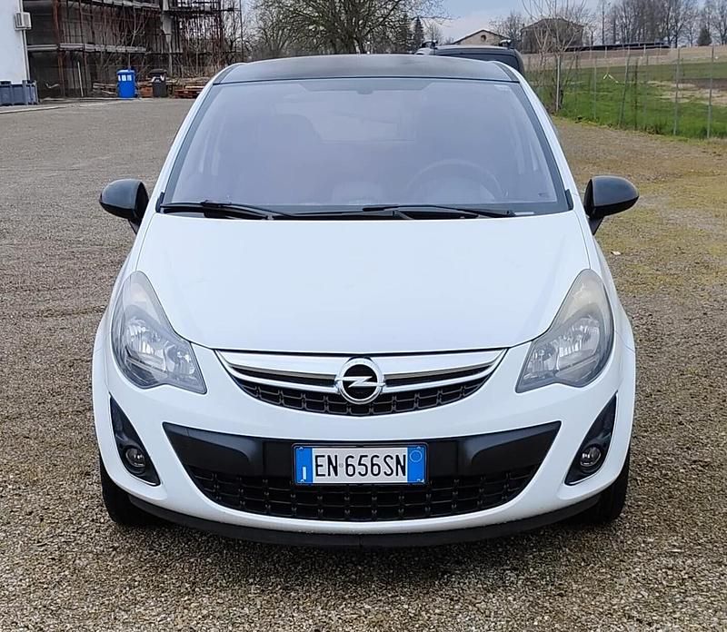 Usata Opel Corsa 95 CV (69 kW) 2013 Bianco Utilitaria