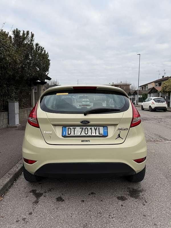 Usata Ford Fiesta Titanium 82 CV (60 kW) 2009 Utilitaria