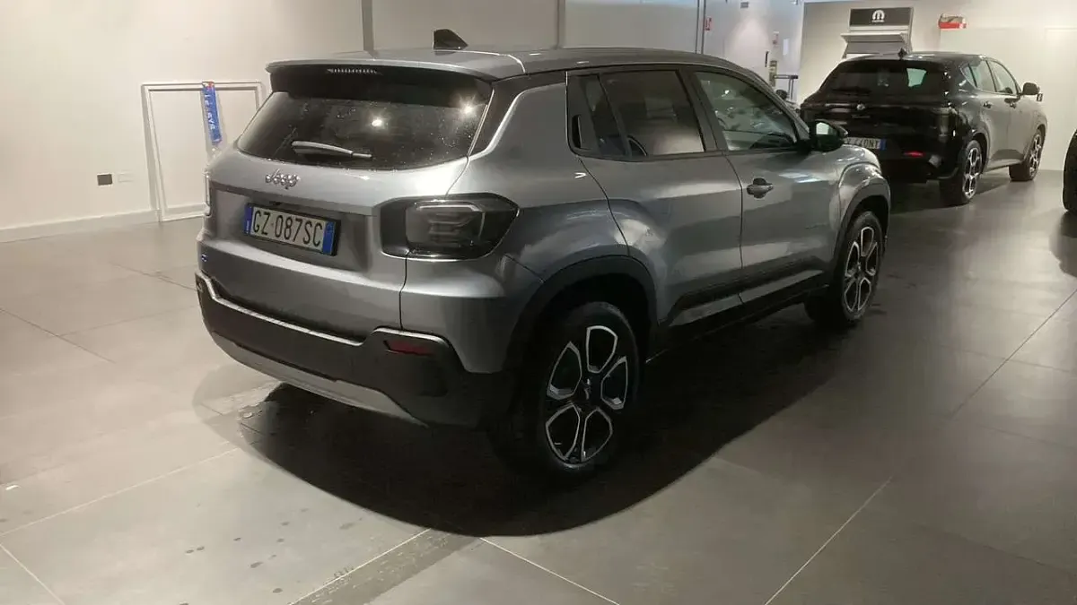 Usata Jeep Avenger EV Summit 114 kW (156 CV) 2025 Grigio SUV