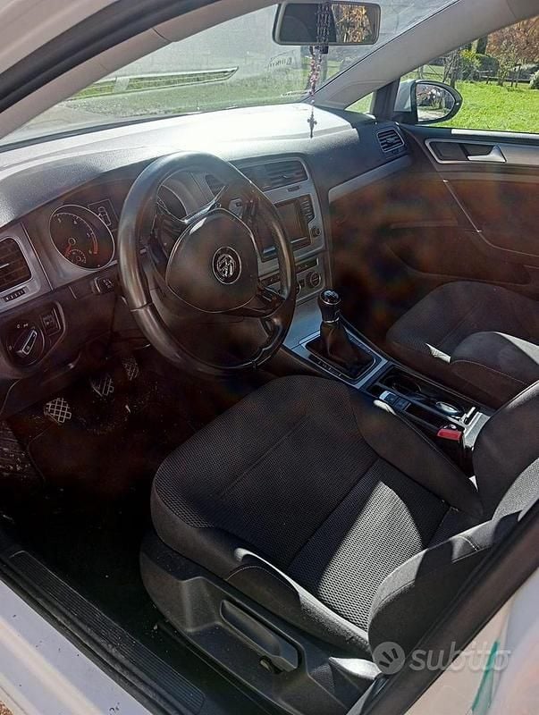 Usata VW Golf VII 110 CV (80 kW) 2014 Bianco Berlina