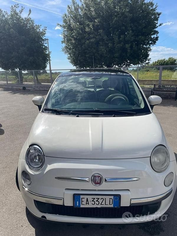 Usata Fiat 500 Lounge 69 CV (50 kW) 2011 Bianco Utilitaria