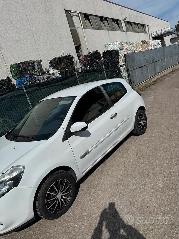 Usata Renault Clio II 2009 Berlina