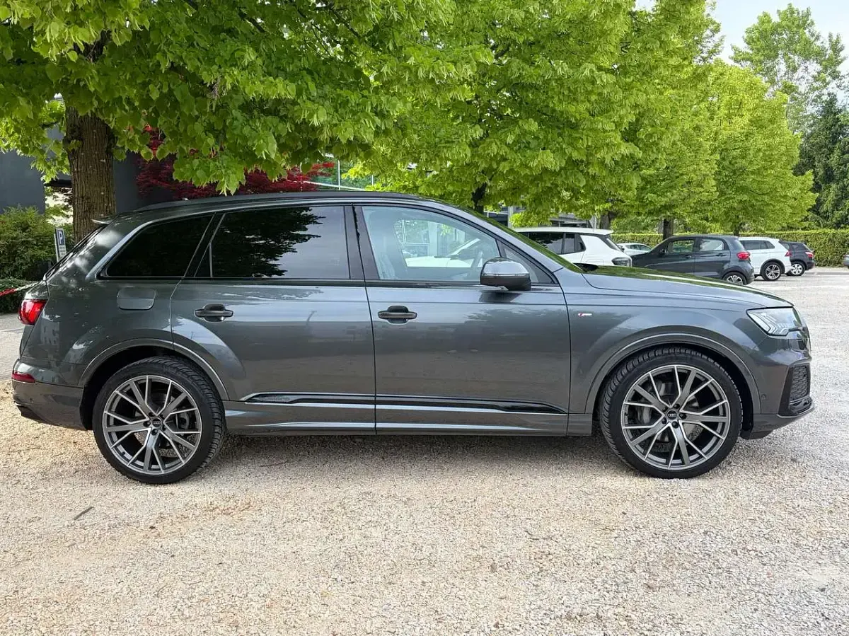 Usata Audi Q7 S-line plus 286 CV (210 kW) 2023 Grigio daytona SUV