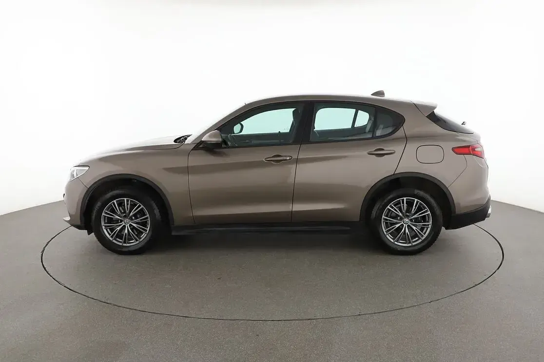 Usata Alfa Romeo Stelvio Executive 210 CV (154 kW) 2018 Grigio SUV