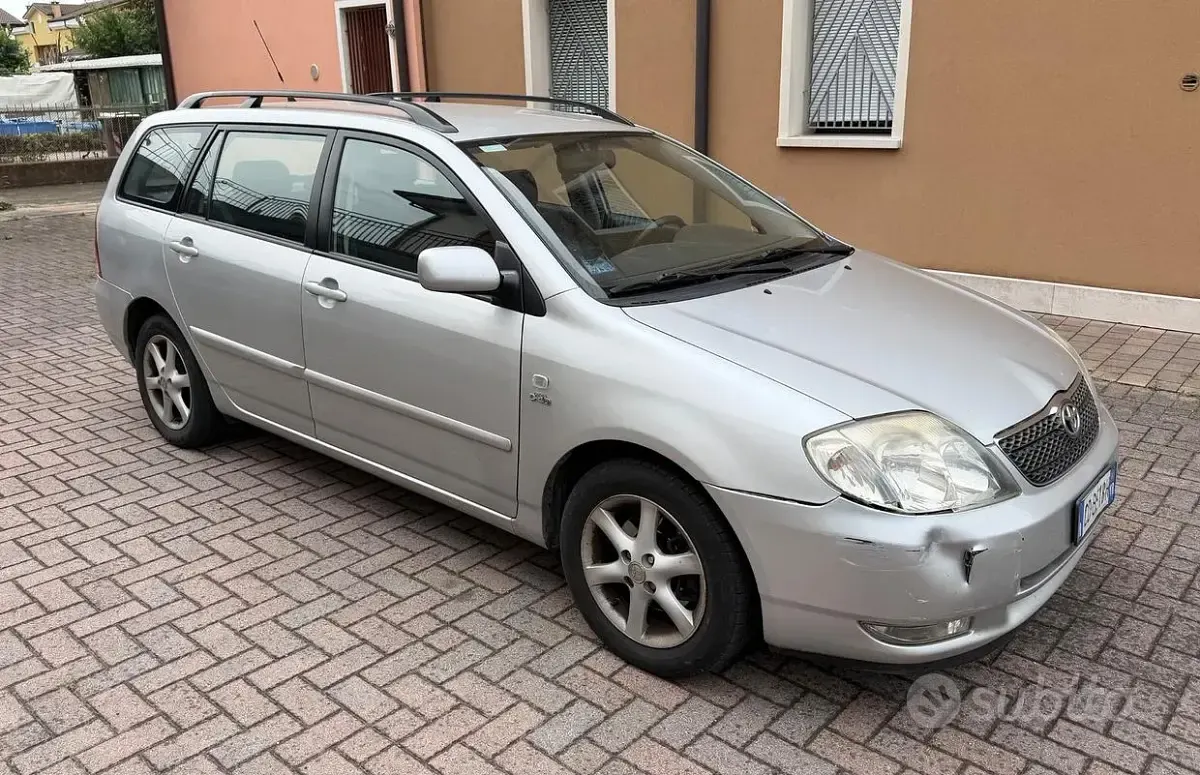 Usata Toyota Corolla 90 CV (66 kW) 2002 Station wagon