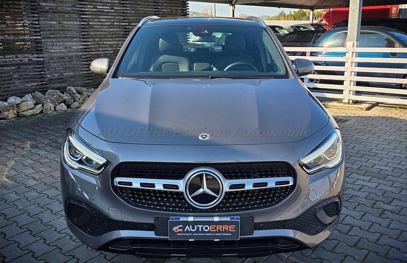 Usata Mercedes GLA200 150 CV (110 kW) 2023 Grigio SUV