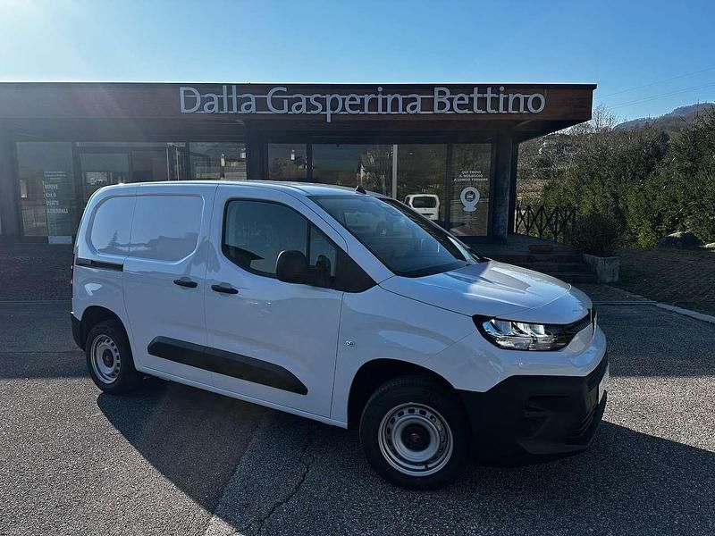 Nuova Citroën Berlingo 101 CV (74 kW) 2025 Bianco Monovolume