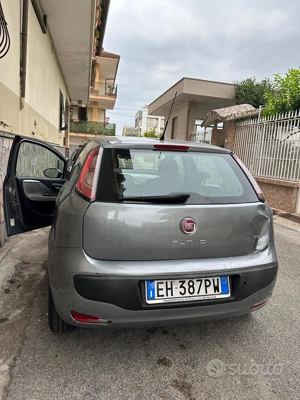 Usata Fiat Punto Evo Dynamic 95 CV (69 kW) 2011 Grigio Utilitaria