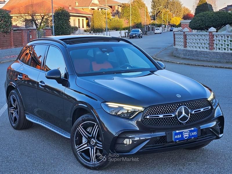 Usata Mercedes GLC300e AMG Line Premium 258 CV (189 kW) 2024 Marrone Station wagon