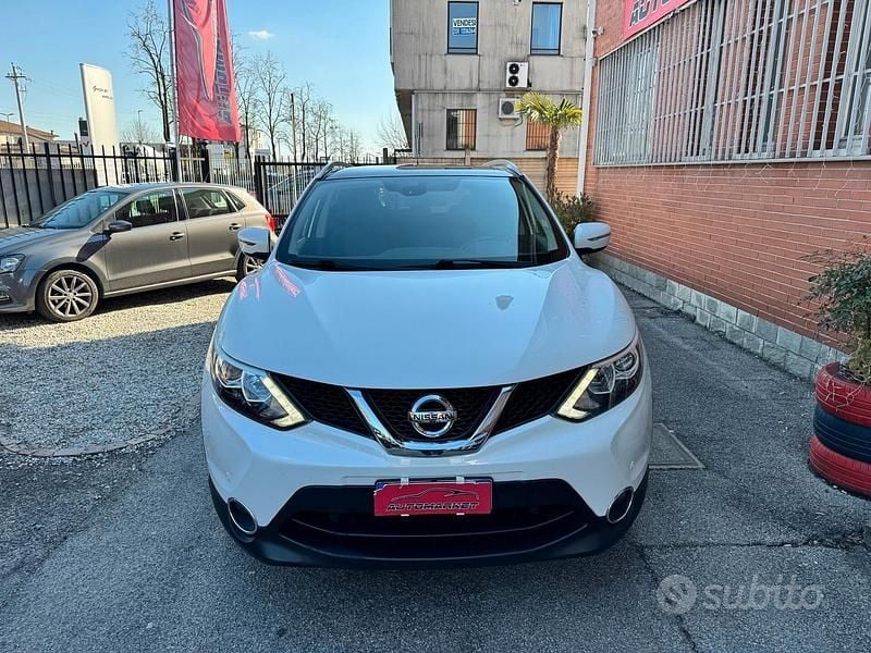 Usata Nissan Qashqai Acenta 131 CV (96 kW) 2017 Bianco SUV