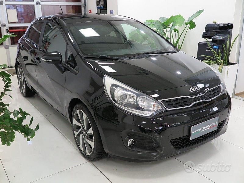 Usata Kia Rio 75 CV (55 kW) 2015 Nero Berlina