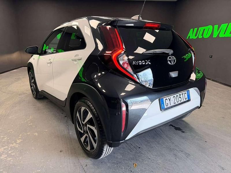 Usata Toyota Aygo X Trend 72 CV (52 kW) 2025 Bianco SUV
