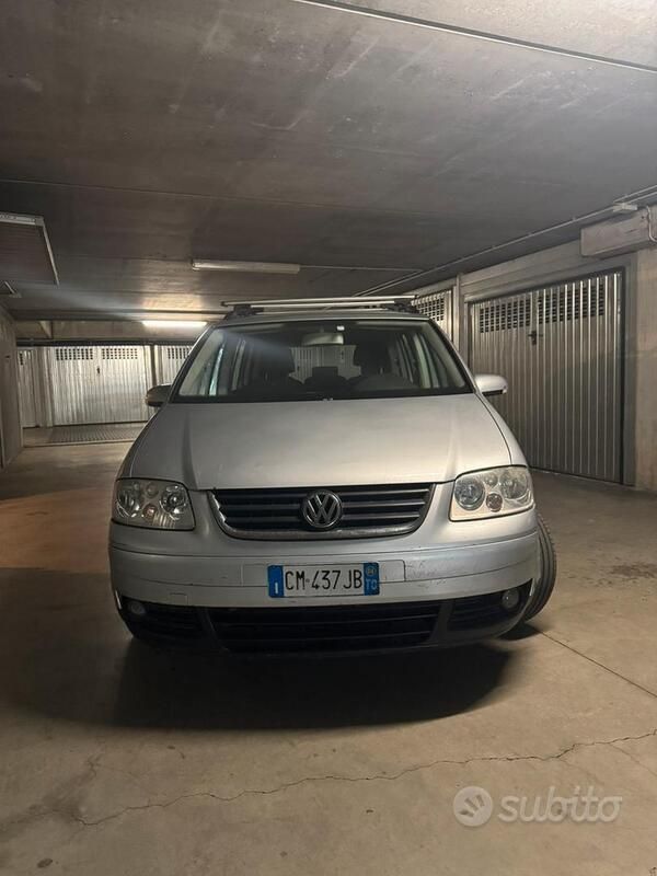 Grigio Usata 2004 VW Touran Monovolume | 3000 € - Immagine 1/4