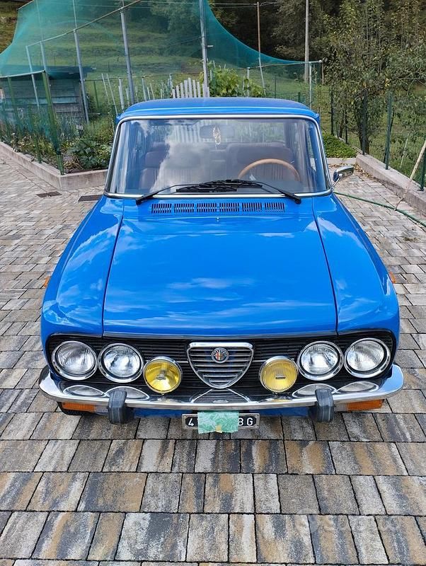 Blu Usata 1970 Alfa Romeo Giulia Super Tre volumi | 17.000 € - Immagine 1/4