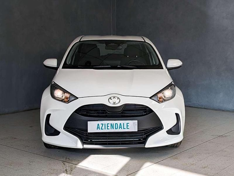 Usata Toyota Yaris Hybrid Active 92 CV (67 kW) 2025 Bianco Berlina