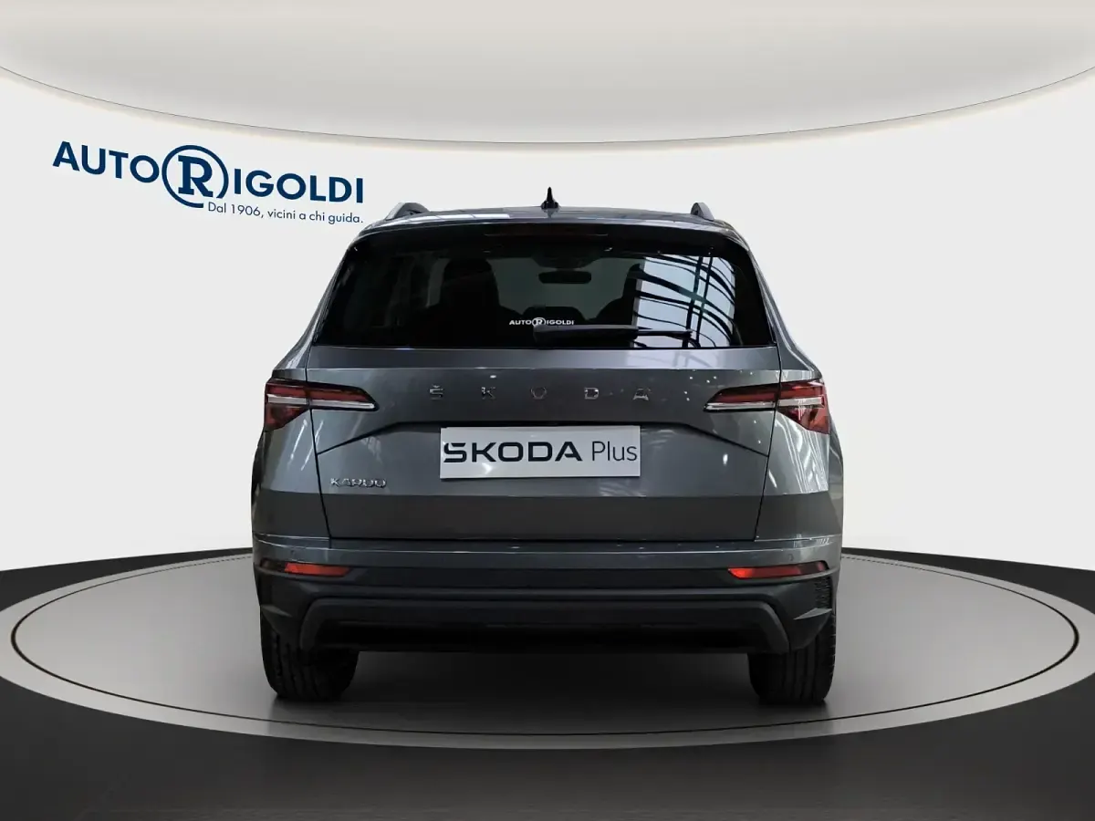 Usata Skoda Karoq Executive 150 CV (110 kW) 2022 Grigio graphite metallizzato SUV