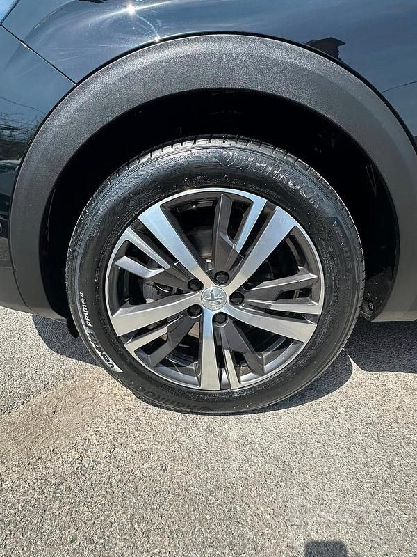 Usata Peugeot 3008 Allure 131 CV (96 kW) 2023 Nero SUV