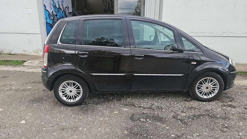 Usata Lancia Musa S 92 CV (67 kW) 2012 Monovolume