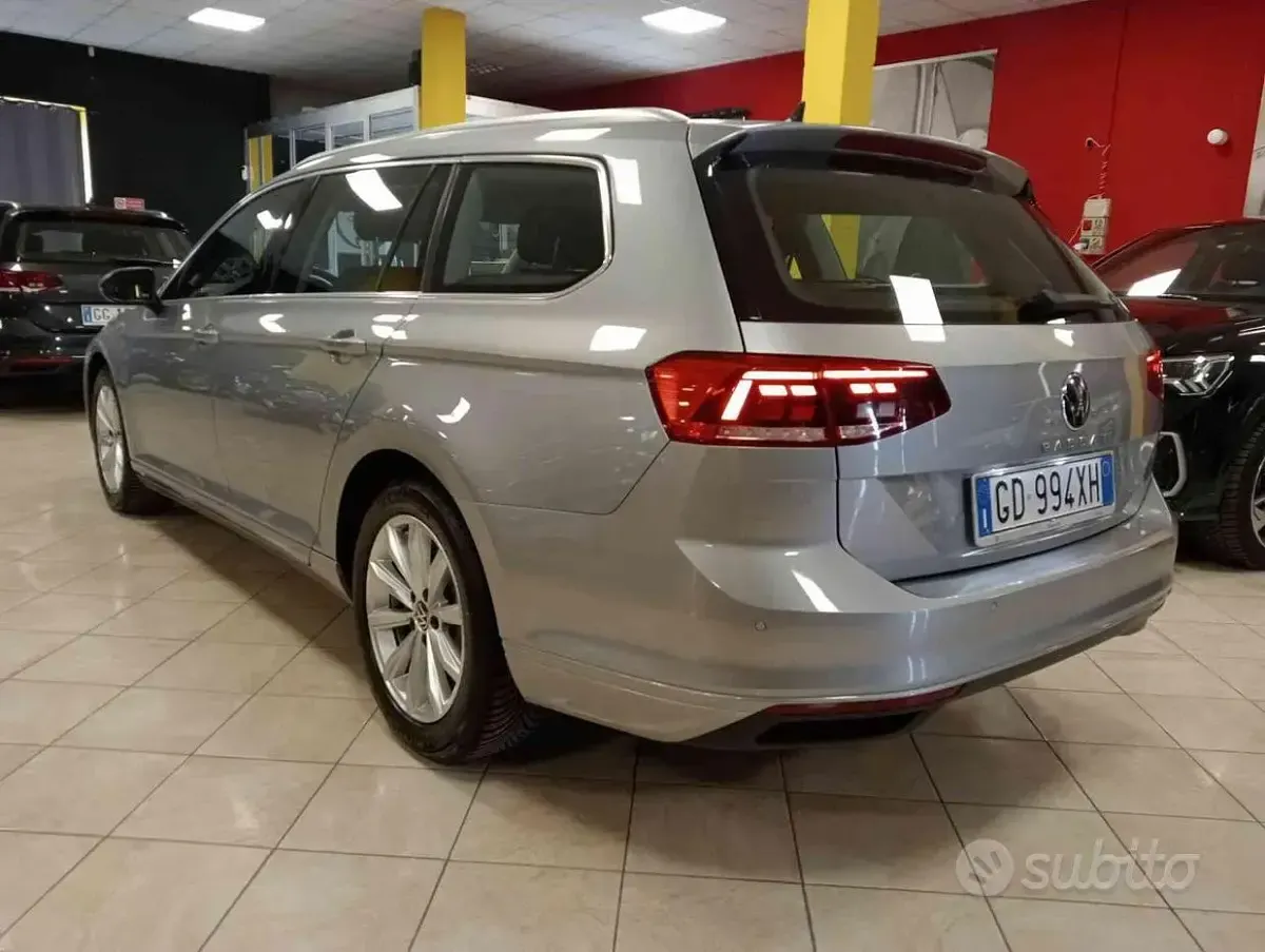 Usata VW Passat 150 CV (110 kW) 2021 Grigio Station wagon