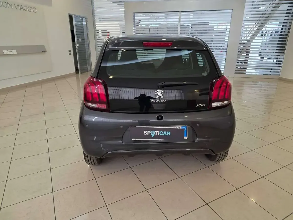 Usata Peugeot 108 Active 72 CV (52 kW) 2021 Nero Utilitaria