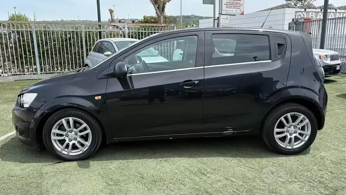 Usata Chevrolet Aveo 95 CV (69 kW) 2012 Nero Berlina