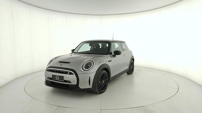 Usata Mini Cooper SE Classic 75 kW (102 CV) 2023 Argento Utilitaria