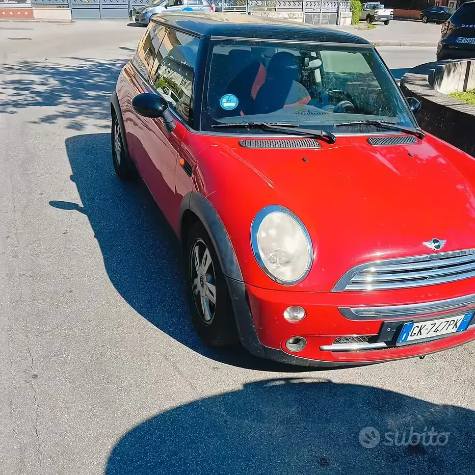 Begagnad Mini Cooper 116 HK (85 kW) 2006 Röd Halvkombi