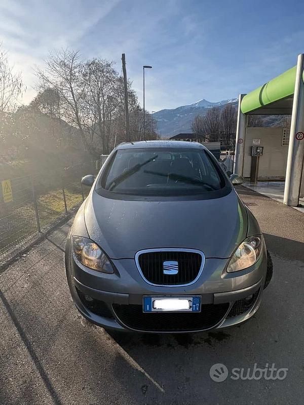 Usata Seat Altea 2005 Grigio Monovolume