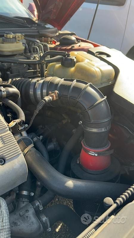 Usata Alfa Romeo GTV 150 CV (110 kW) 1997 Rosso Coupé