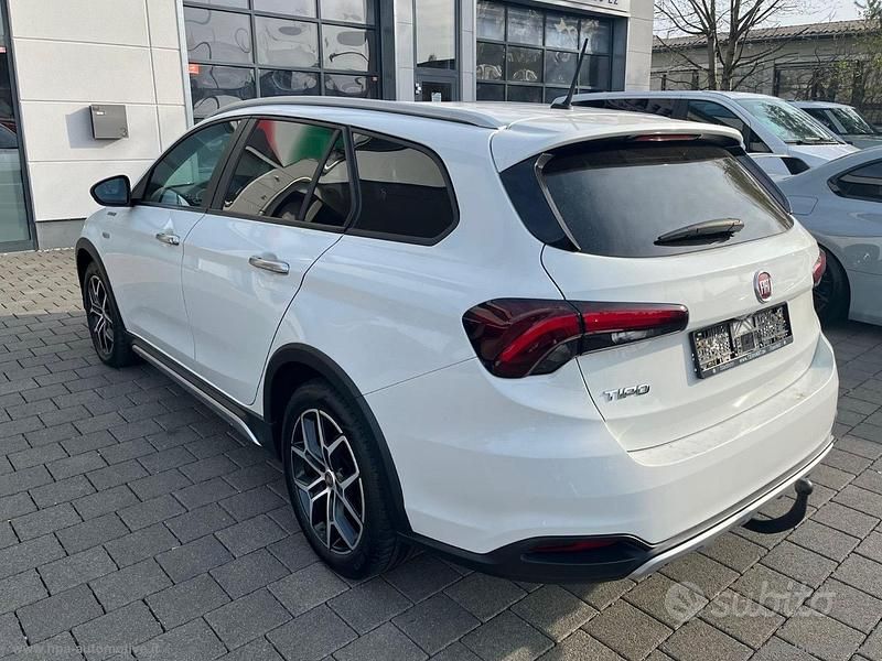 Usata Fiat Tipo Cross 130 CV (95 kW) 2022 Bianco Station wagon