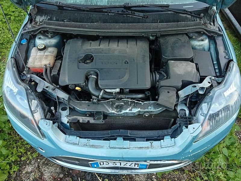 Grigio Usata 2007 Ford Focus Tre volumi | 1300 € (Super prezzo) - Immagine 1/4
