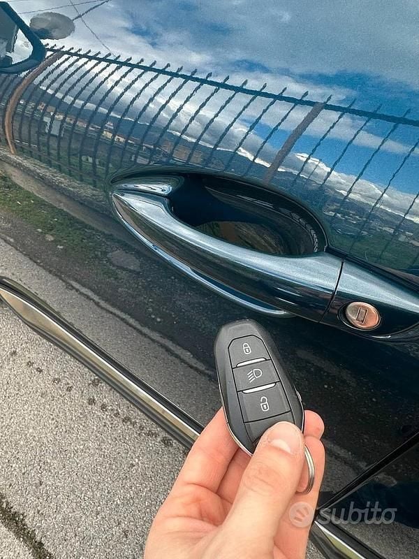 Usata Peugeot 3008 Allure 131 CV (96 kW) 2023 Blu SUV