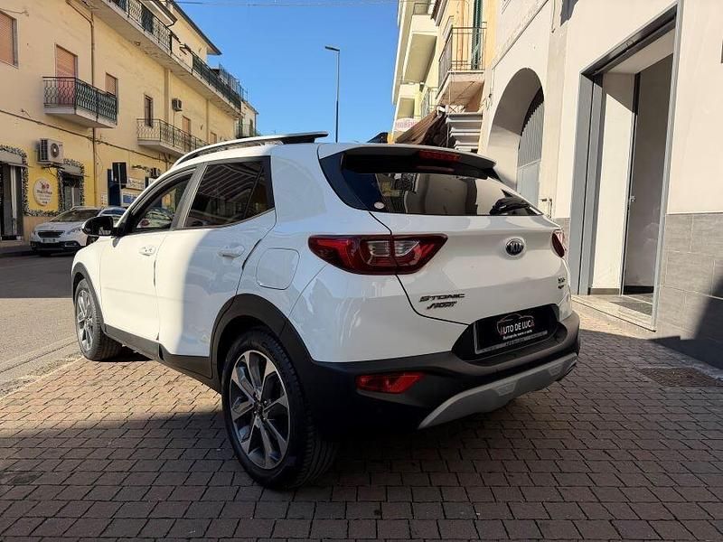 Usata Kia Stonic Style 99 CV (72 kW) 2020 Bianco SUV