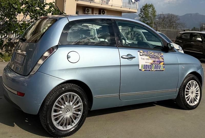 Usata Lancia Ypsilon 75 CV (55 kW) 2007 Blu Utilitaria