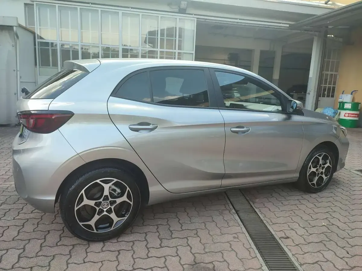 Usata MG MG3 Luxury 194 CV (142 kW) 2025 Grigio Utilitaria