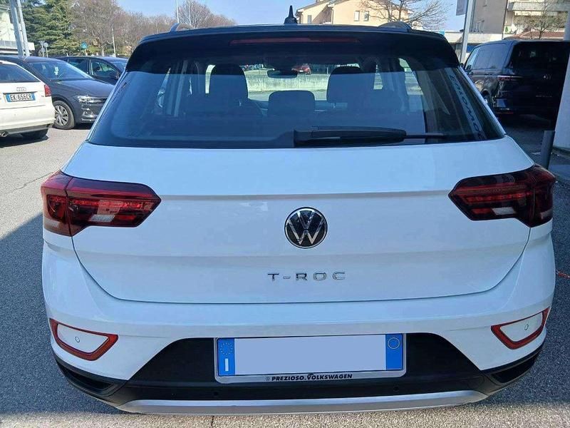 Usata VW T-Roc Life 150 CV (110 kW) 2022 Bianco puro SUV